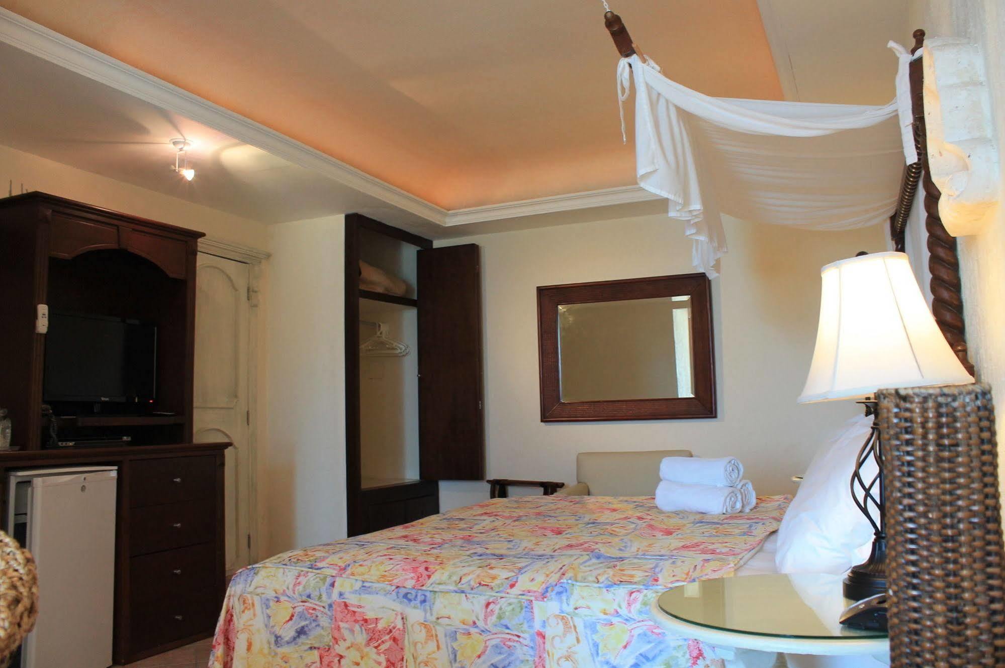 Hotel Playa La Media Luna Исла-Мухерес Экстерьер фото